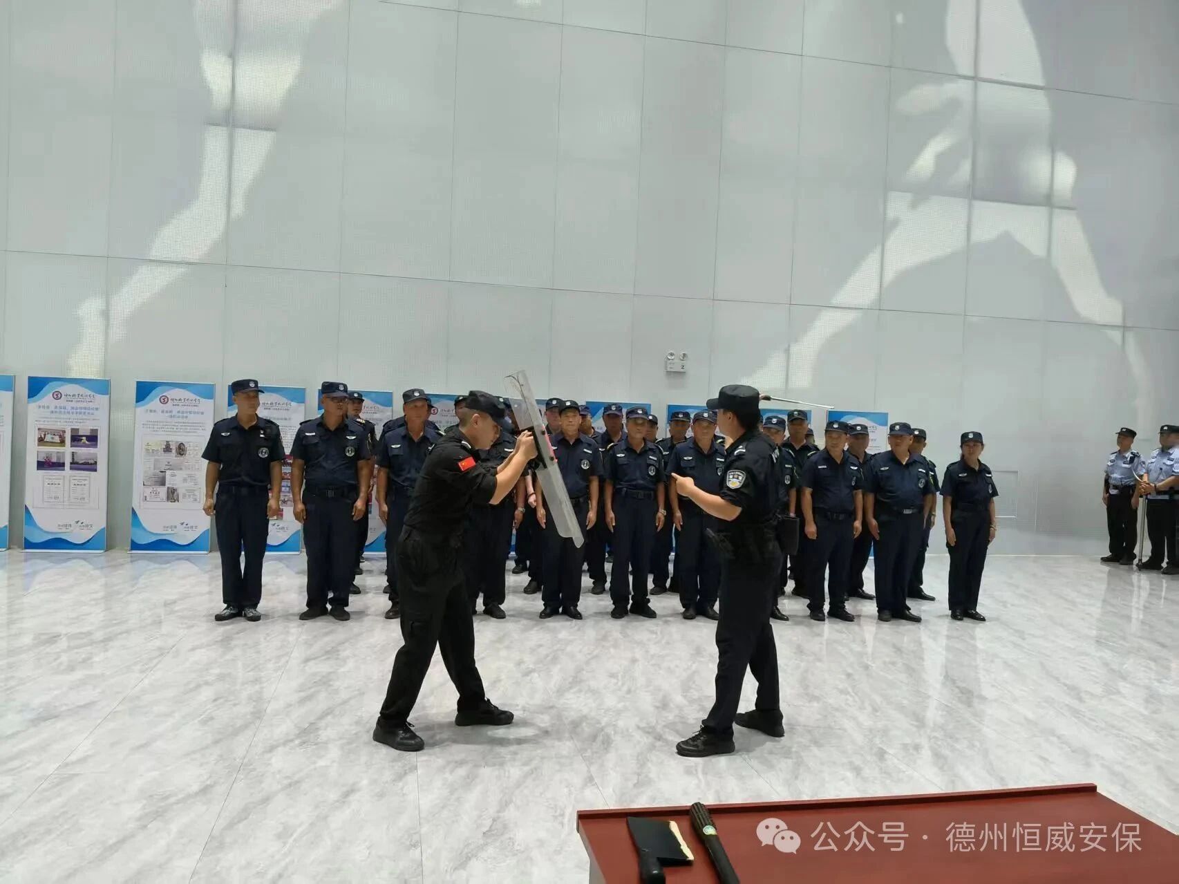 【警企聯(lián)動(dòng) 筑牢校園安全防線】公司聯(lián)合公安機(jī)關(guān)開(kāi)展最小應(yīng)急單元專題培訓(xùn)